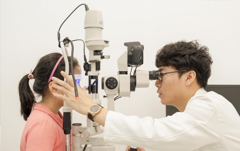 Khám mắt hết bao nhiêu?