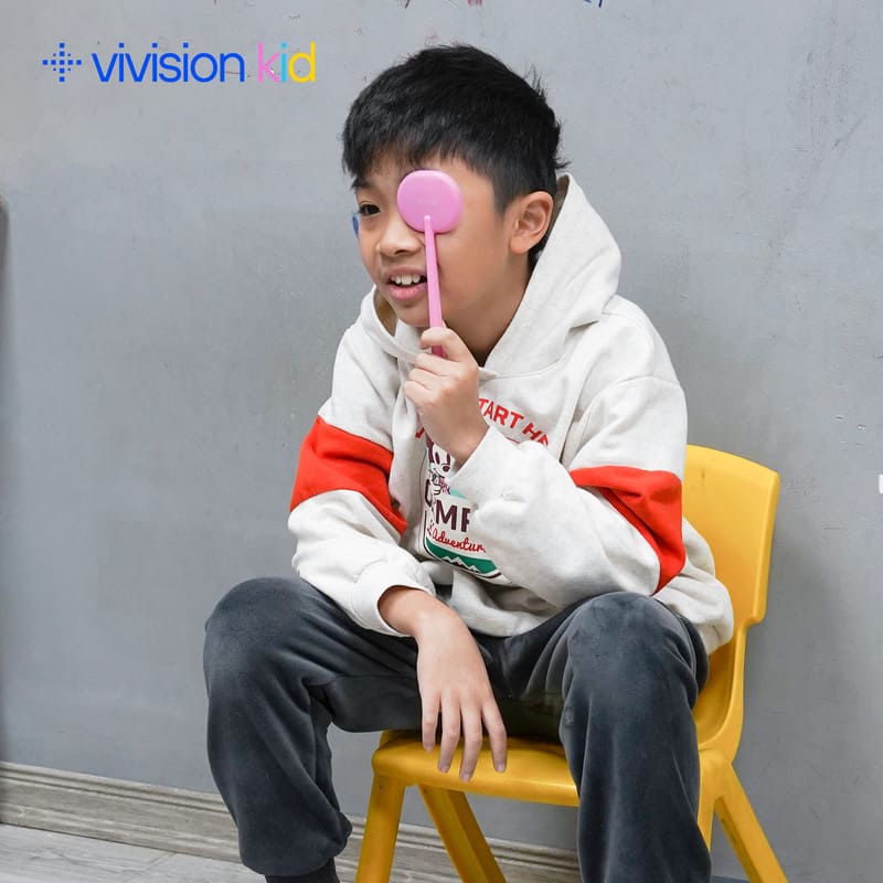Cận thị ở trẻ trở thành mối lo ngại của nhiều bậc phụ huynh