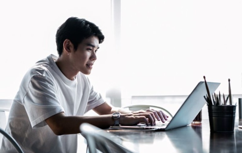 Mổ mắt cận 5 độ giúp tầm nhìn rõ nét hơn, không còn phụ thuộc vào kính