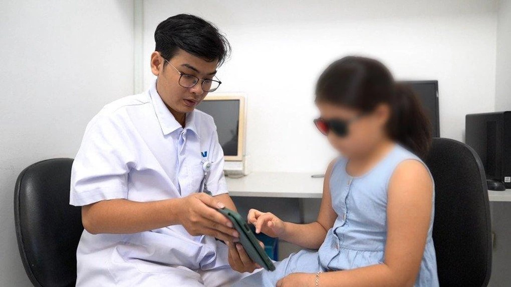 Mắt nhược thị 3/10