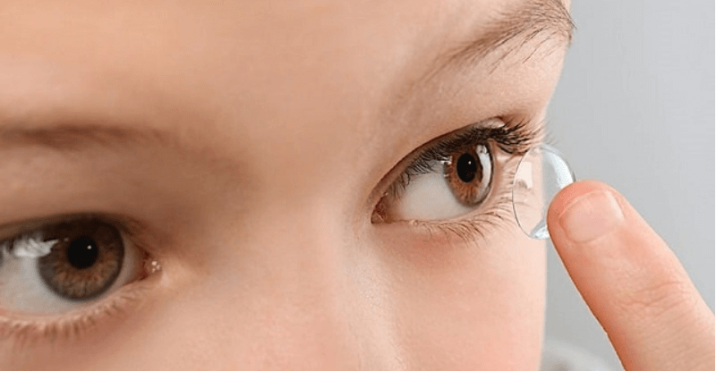Mới mua lens về đeo luôn được không