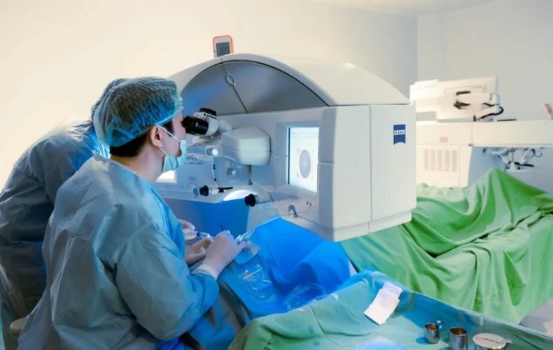 Tồn dư độ viễn sau phẫu thuật có thể do quá trình phẫu thuật không loại bỏ hoàn toàn độ viễn