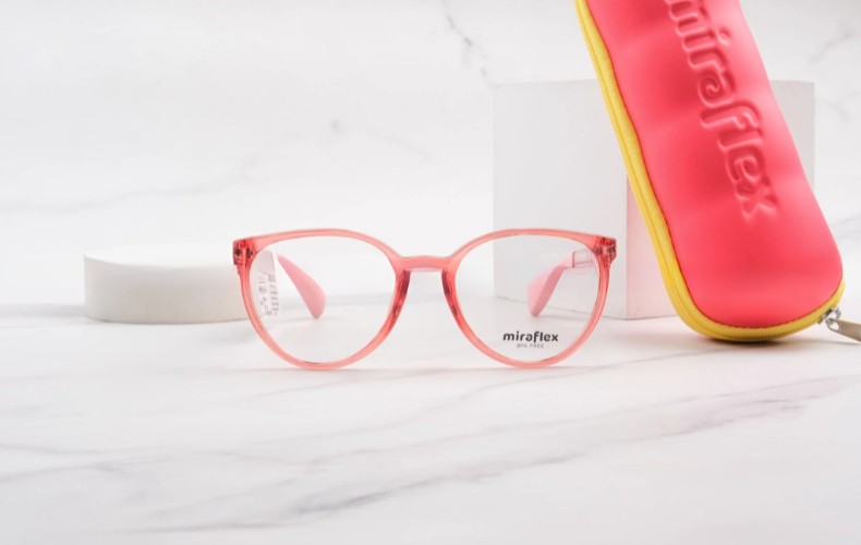 Tổng quan gọng kính Miraflex cho trẻ em