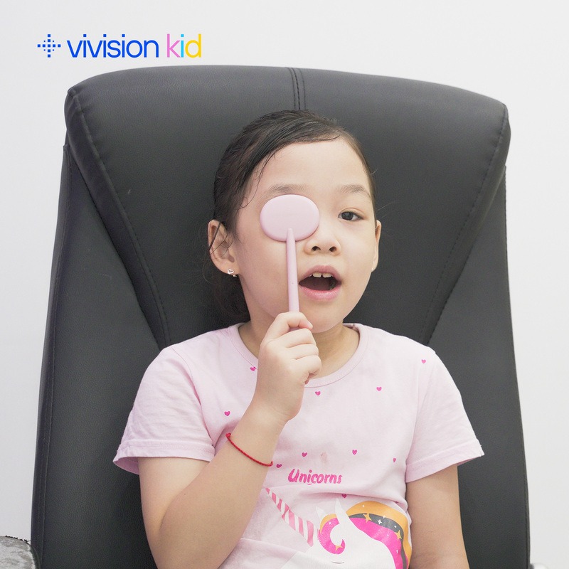 Loạn thị ở trẻ em cần được các bậc phụ huynh quan tâm nhiều hơn